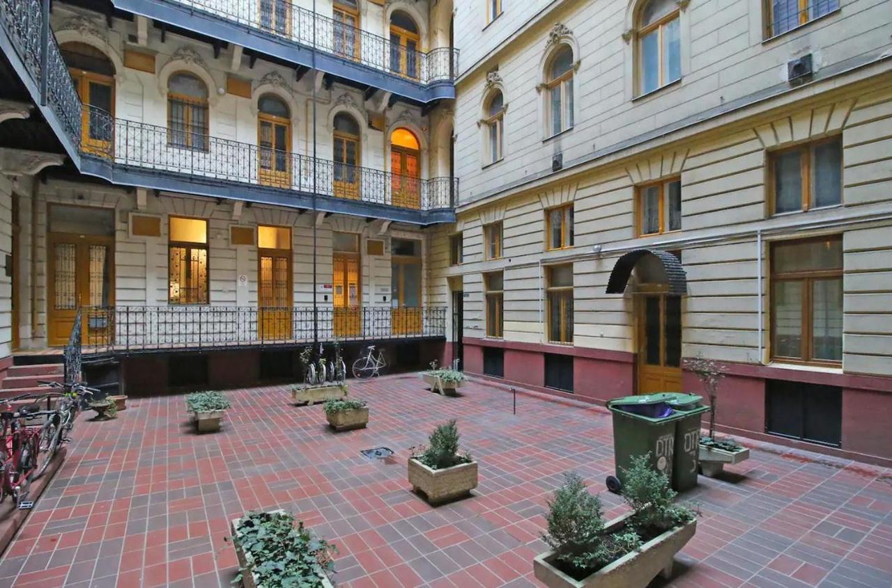 Cosy Cottage - Cheerful Apartment In The Center Budapest Eksteriør billede